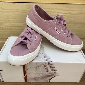 New Superga lace up sneaker. Size 38. Dark mauve